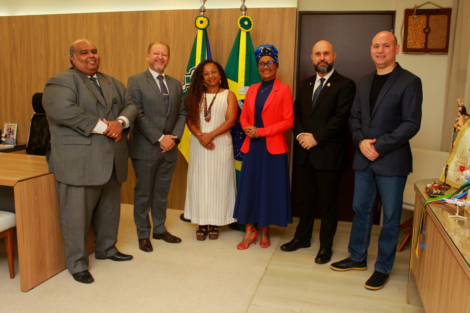 OAB/AP apresenta ao Governo do Estado anteprojeto de lei para fortalecimento das cotas raciais nos concursos públicos